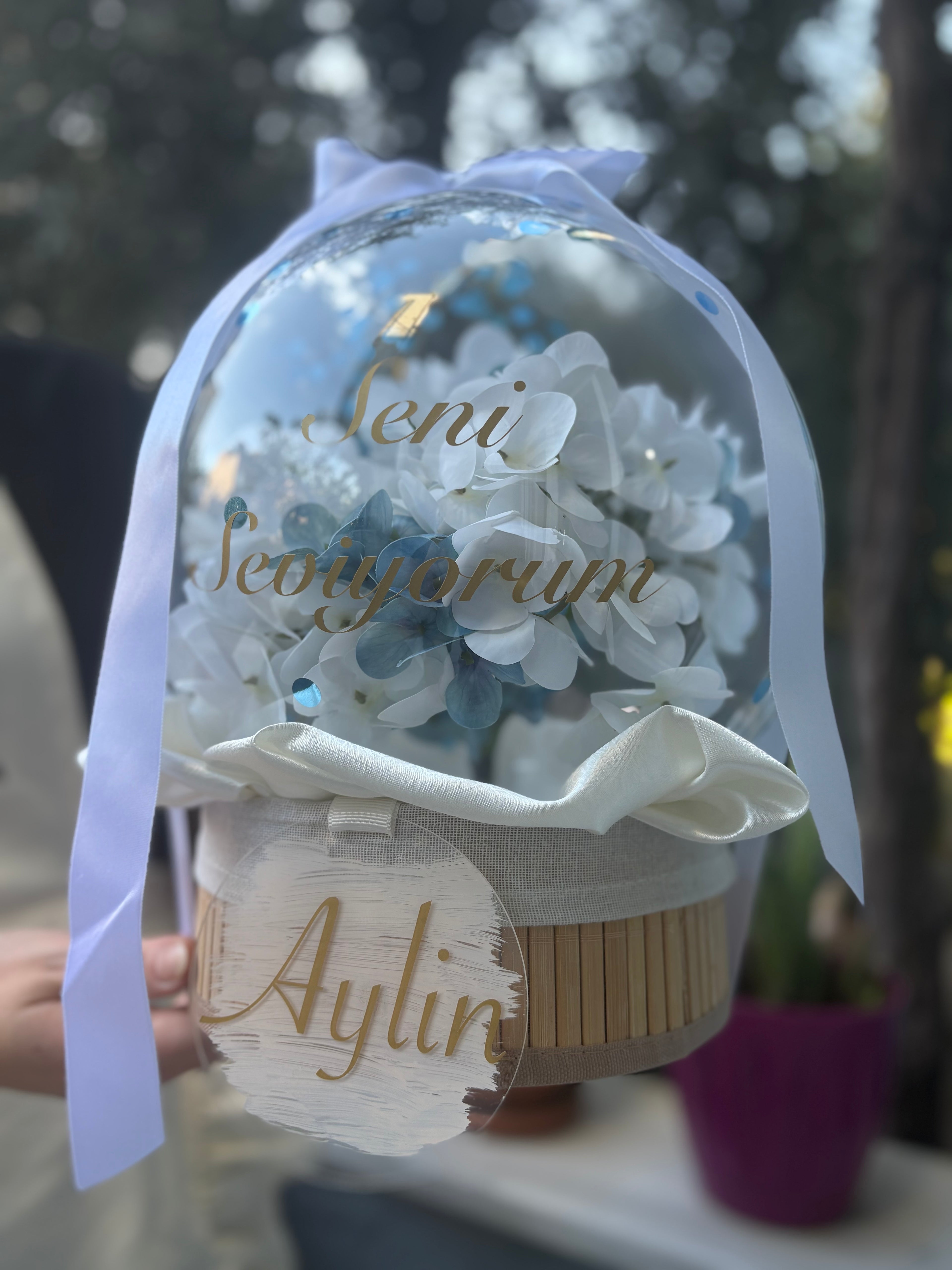 Yapay Çiçekli Hediye Balonu