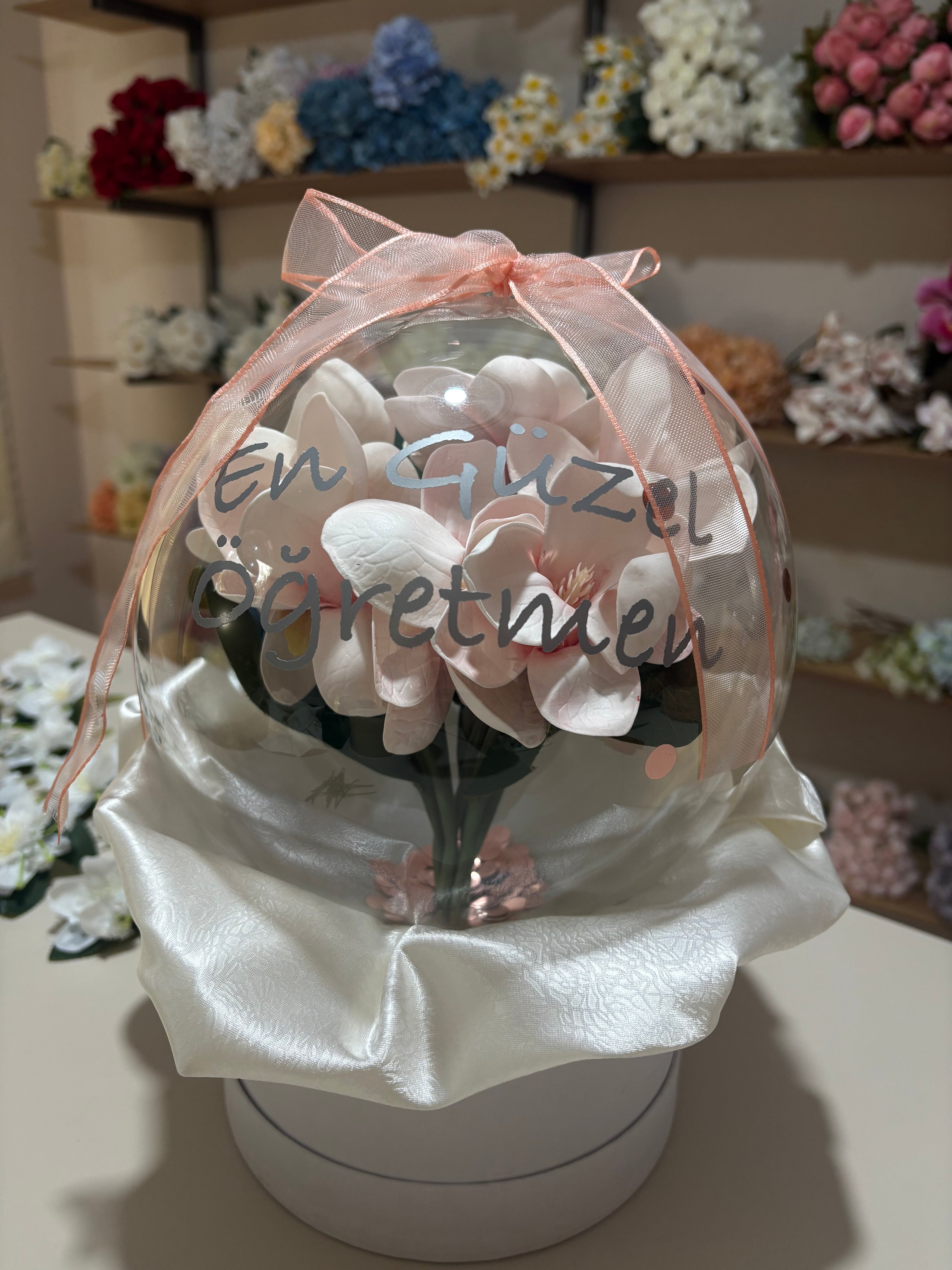 Yapay Çiçekli Hediye Balonu