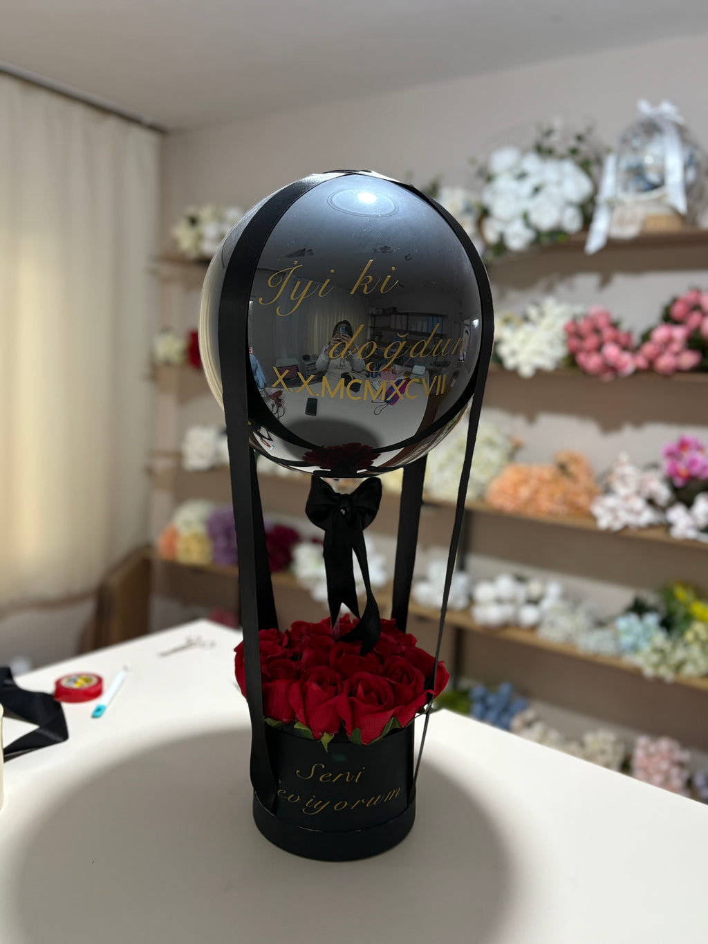 Çiçek Kutulu Hediye Balonu